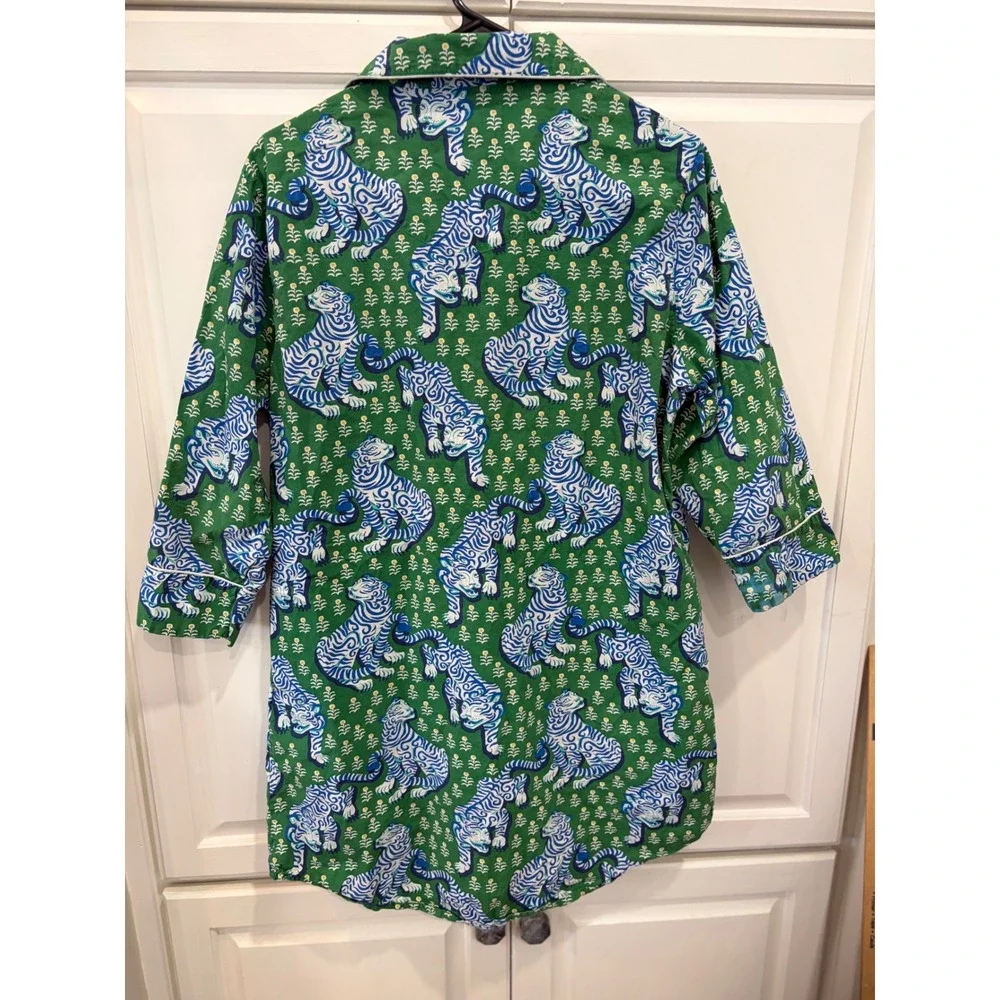 Printfresh Tiger Queen Sleep Shirt Green Blue Cotton Button Front 3/4 Sleeve xs